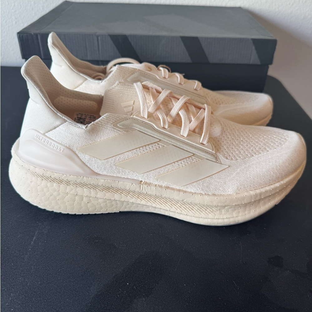 Size 11 - adidas Ultraboost 5X Wonder White W